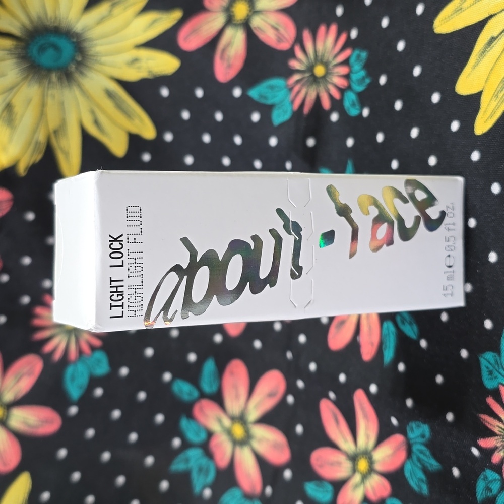 About-Face Light Lock Highlight Fluid Shade Shaken or Stirred